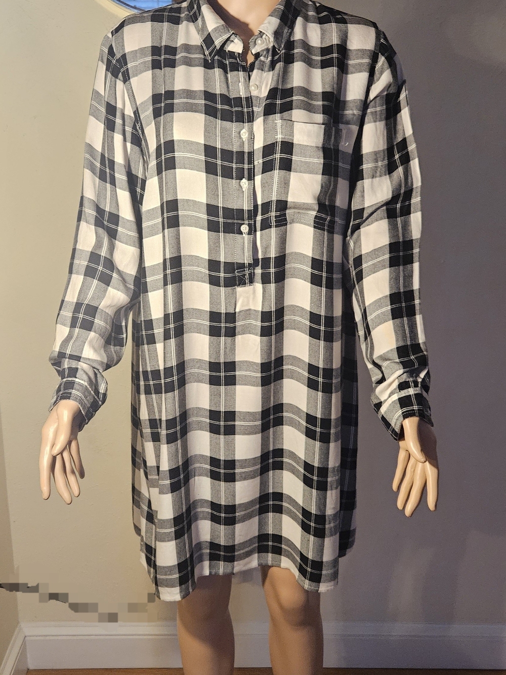 Old Navy Black and White Plaid Long Sleeve Shirt Dress